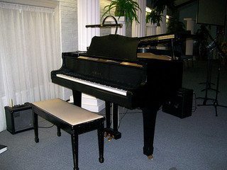 piano-teacher-engagement